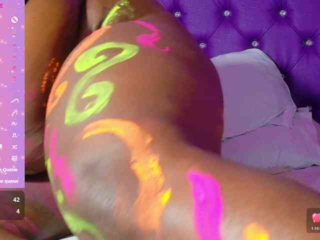 ebony-NeighborMoans webcam