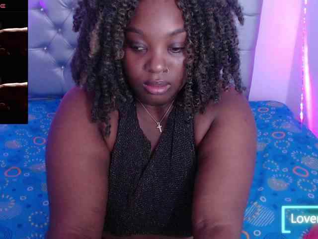 ebony-NeighborMoans webcam