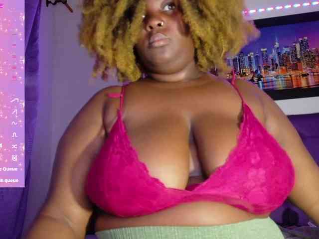 ebony-NeighborMoans webcam