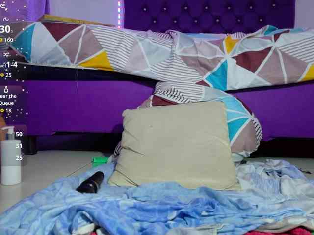 ebony-NeighborMoans webcam