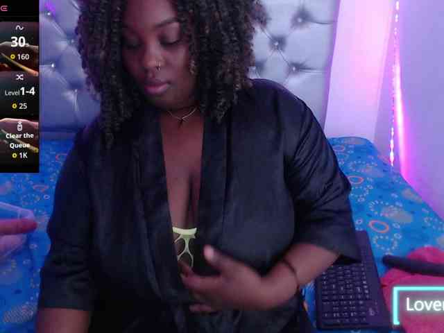 ebony-NeighborMoans webcam