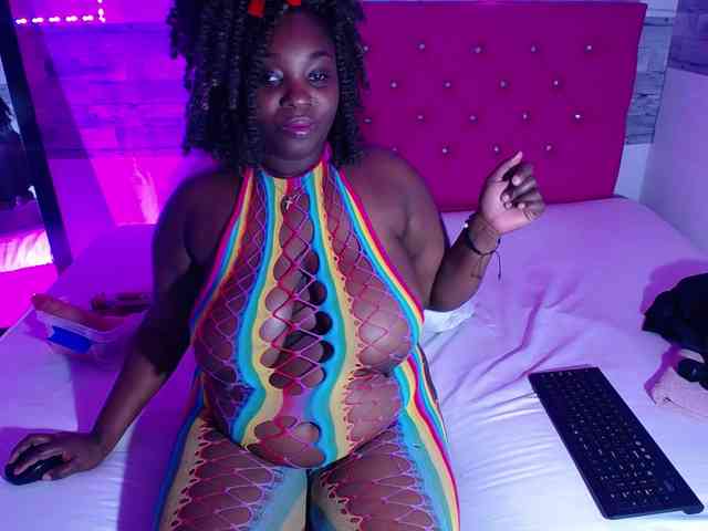 ebony-NeighborMoans webcam