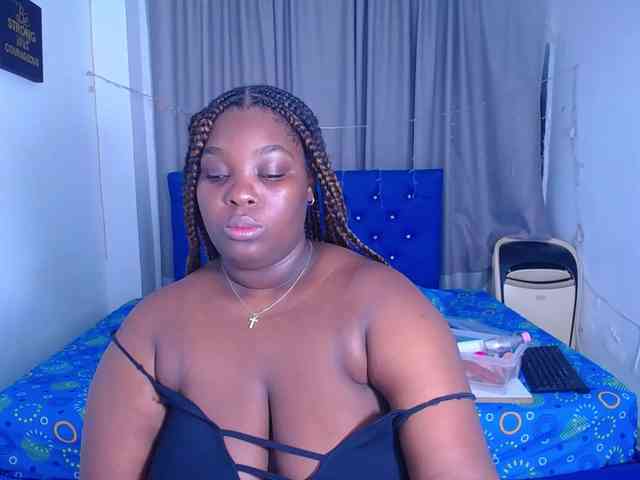 ebony-NeighborMoans webcam