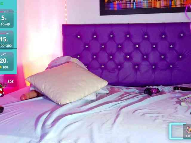 ebony-NeighborMoans webcam