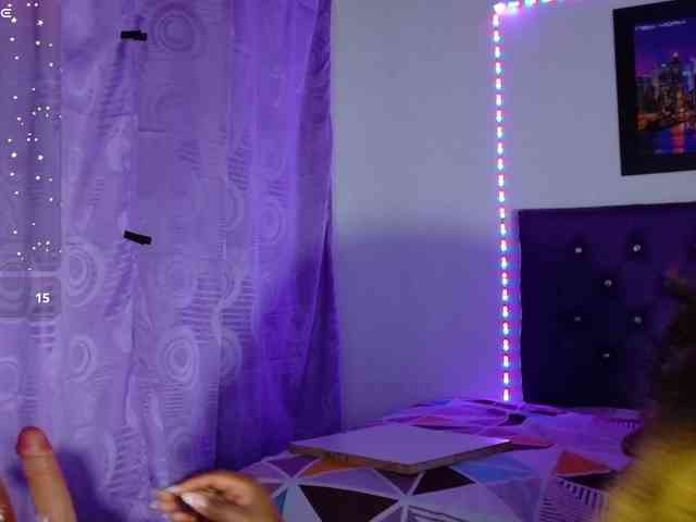 ebony-NeighborMoans webcam