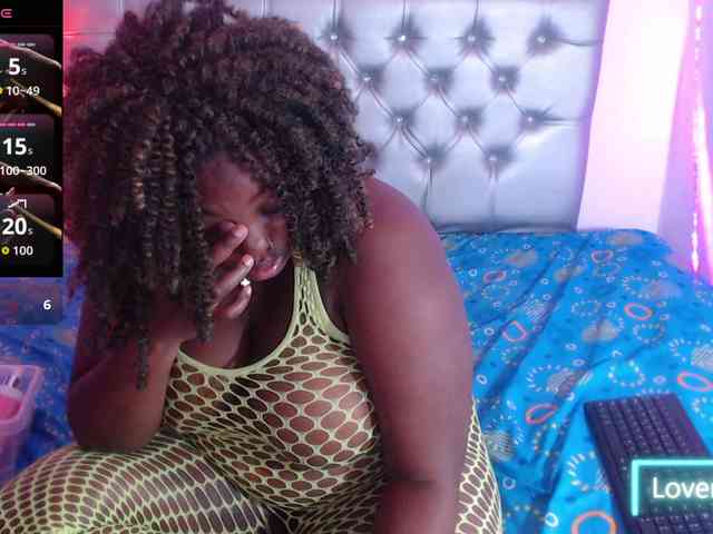 ebony-NeighborMoans webcam