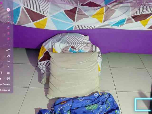 ebony-NeighborMoans webcam