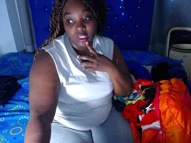 ebony-NeighborMoans webcam