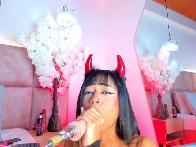 KhateMiller's BongaCams show and profile