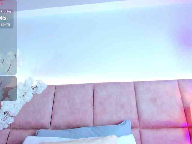 KhateMiller webcam