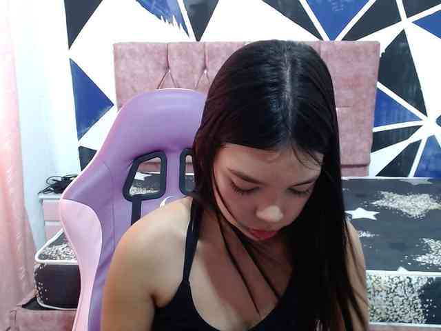 shy-luna18 webcam