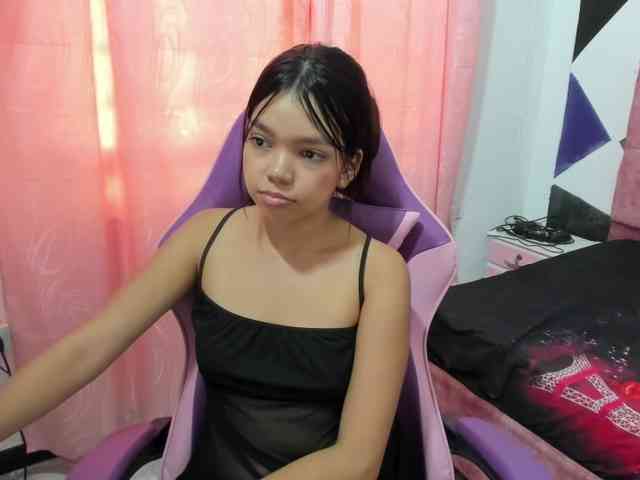shy-luna18 webcam