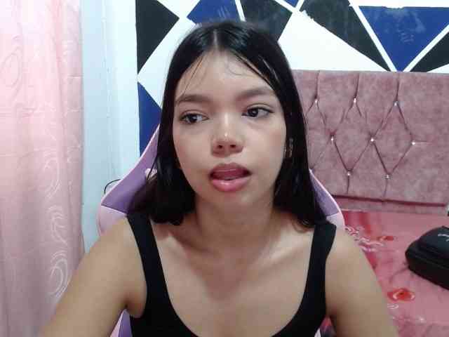 shy-luna18 webcam