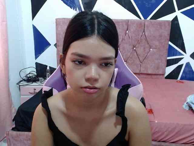 shy-luna18 webcam