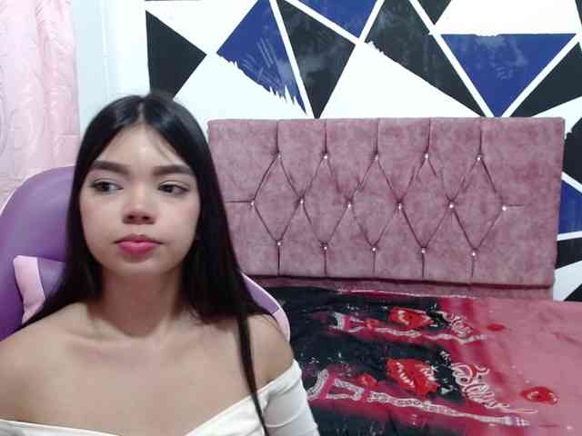 shy-luna18 webcam