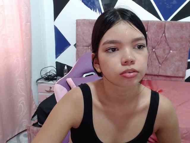 shy-luna18 webcam