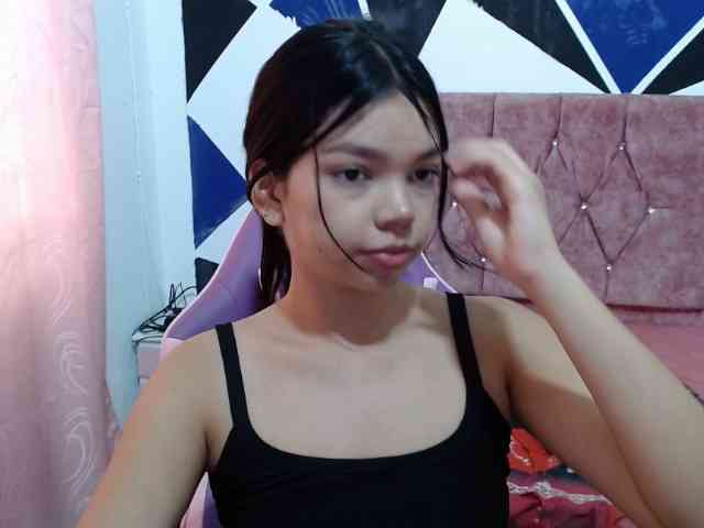 shy-luna18 webcam