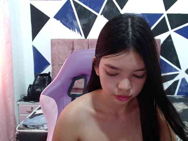 shy-luna18 webcam