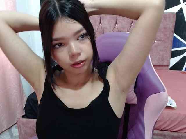 shy-luna18 webcam