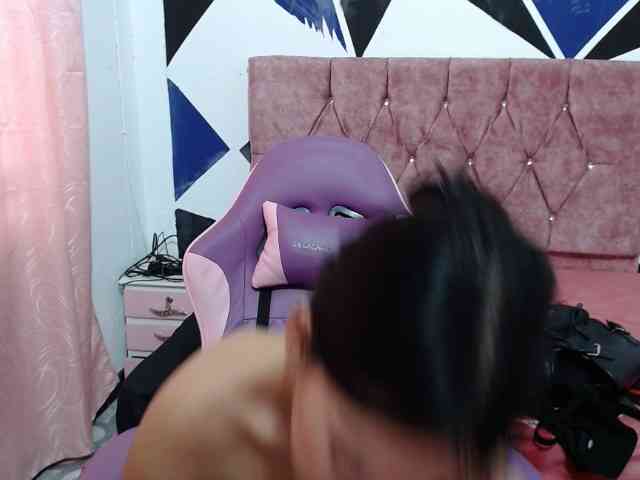 shy-luna18 webcam
