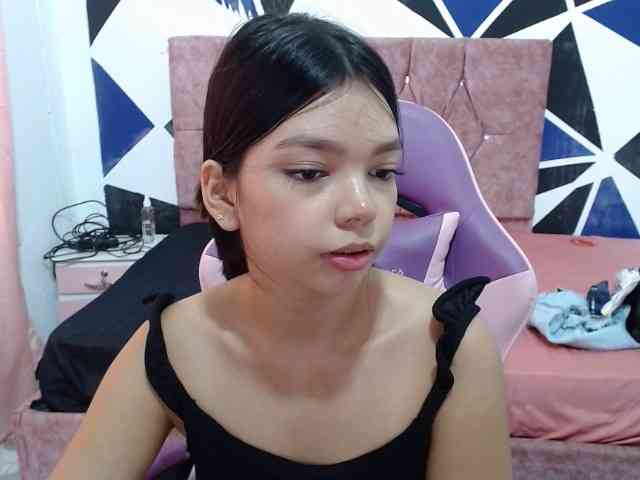 shy-luna18 webcam