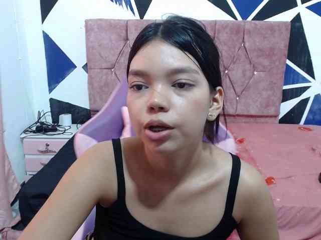 shy-luna18 webcam