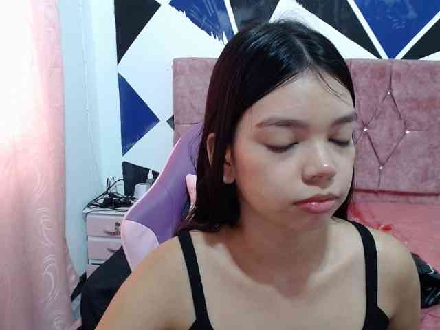 shy-luna18 webcam