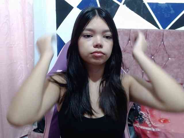 shy-luna18 webcam