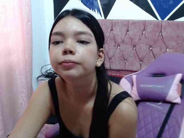 shy-luna18 webcam