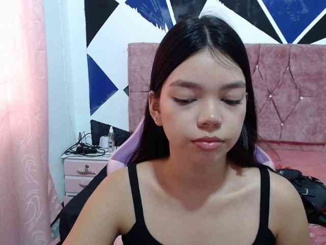 shy-luna18 webcam