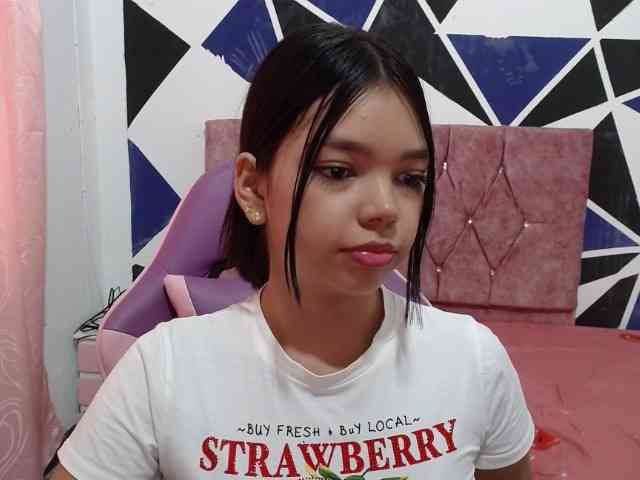 shy-luna18 webcam