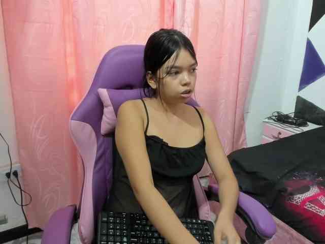 shy-luna18 webcam