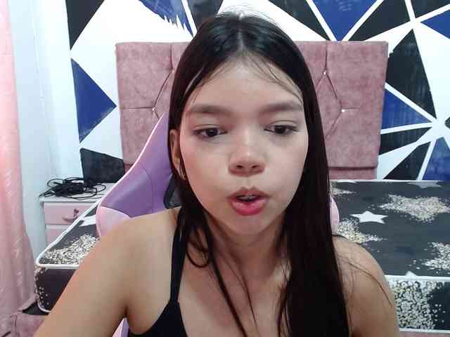 shy-luna18 webcam