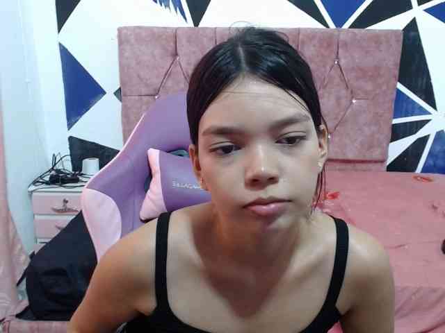 shy-luna18 webcam