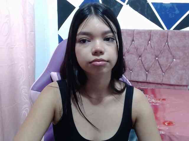 shy-luna18 webcam