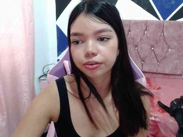 shy-luna18 webcam