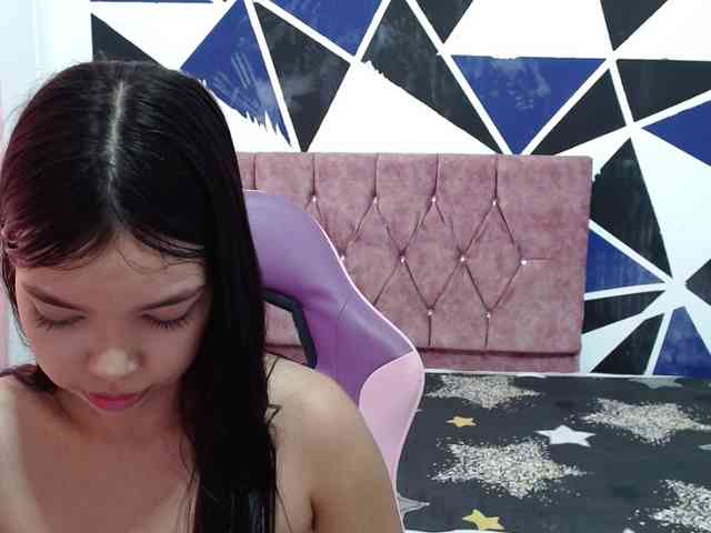 shy-luna18 webcam