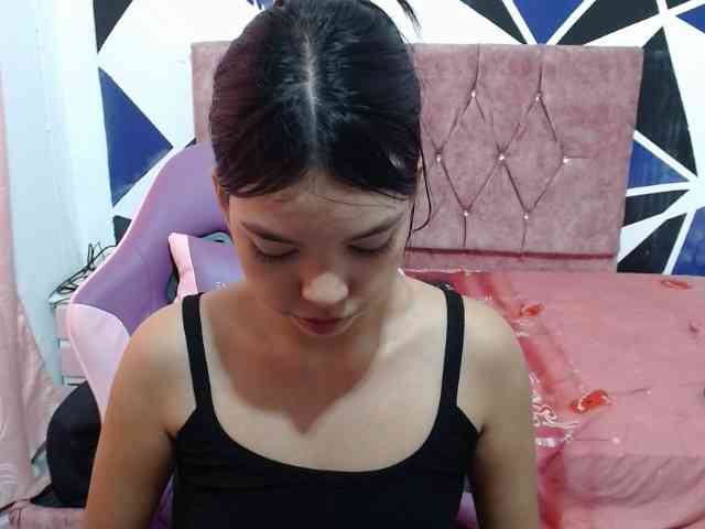 shy-luna18 webcam