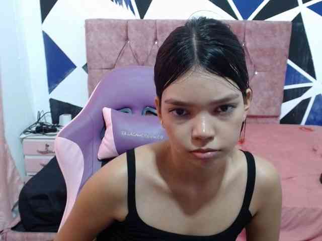 shy-luna18 webcam