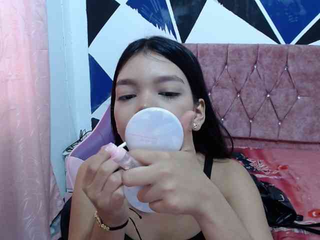 shy-luna18 webcam