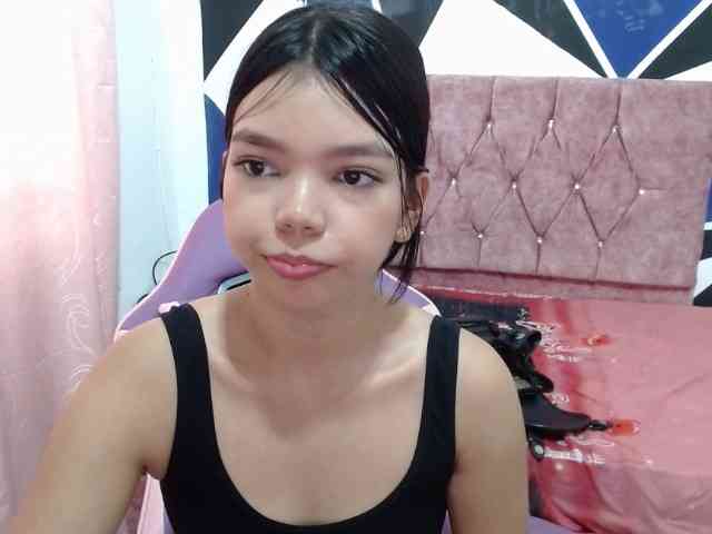 shy-luna18 webcam
