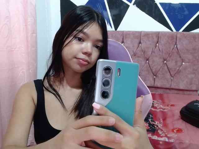 shy-luna18 webcam