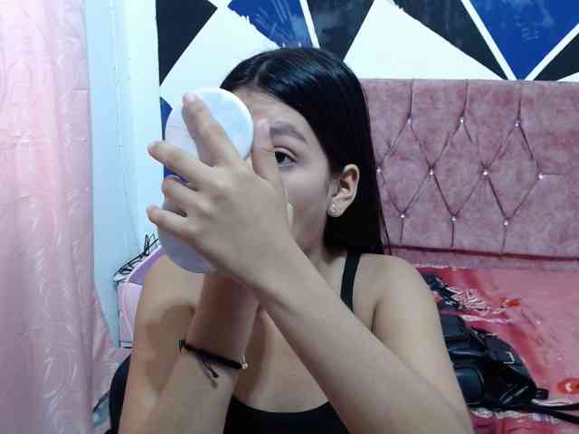 shy-luna18 webcam