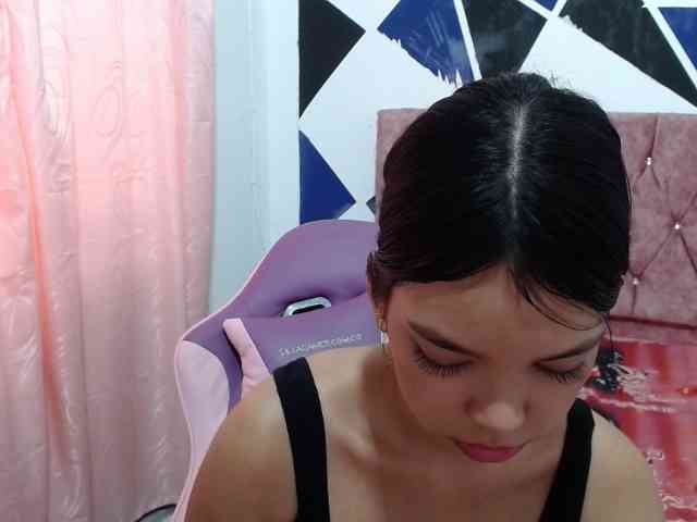 shy-luna18 webcam