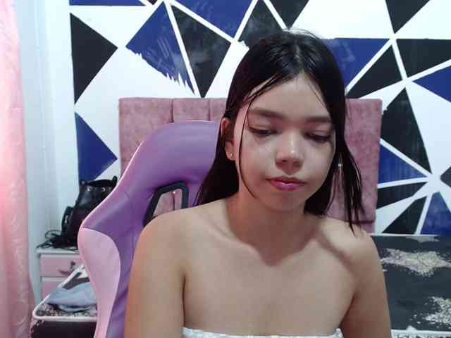 shy-luna18 webcam