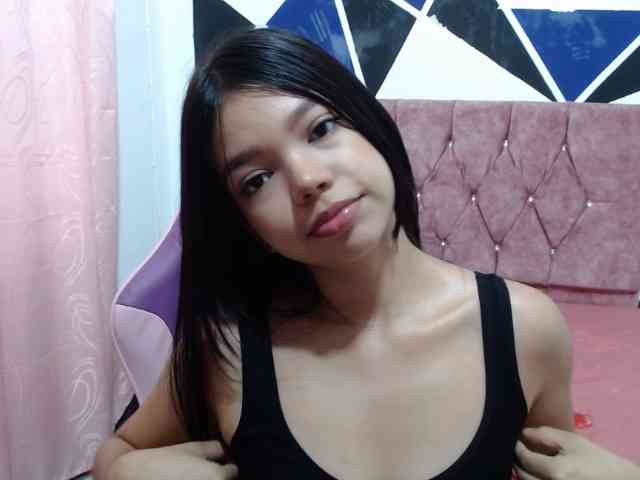 shy-luna18 webcam