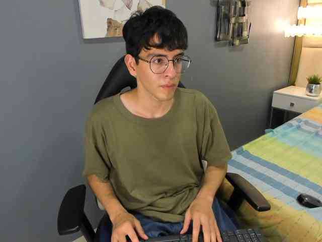 DilanSuareez Live Webcam on BongaCams
