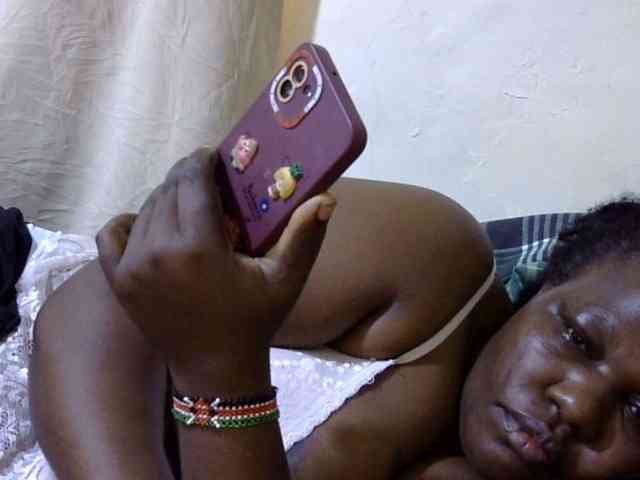 sexy-ebony254 webcam