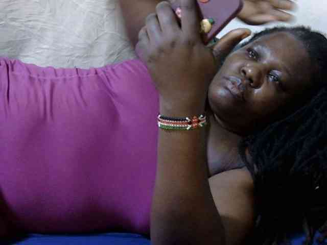 sexy-ebony254 webcam