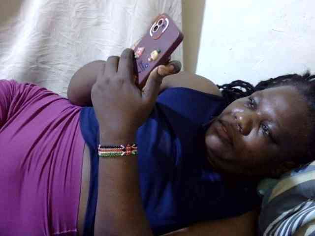 sexy-ebony254 webcam